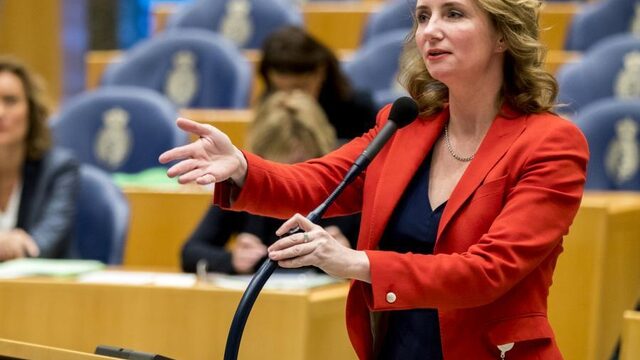 Fleur Agema moedeloos van 'geprepareerde oliebollen' in kabinet