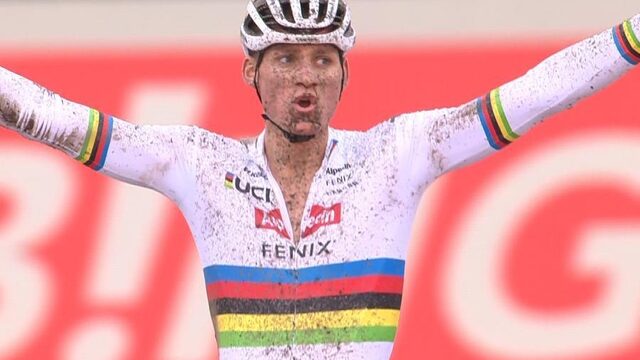 Van der Poel klopt Van Aert ook in de modder: 'Kwam in de buurt van Ronde van Vlaanderen'