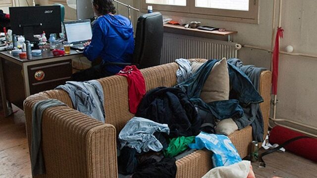 Weg met schurft in je studentenbed met deze tips van de poetsgoeroe