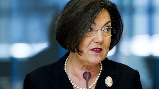 Tweede Groot Dictee der Nederlandse Taal op NPO Radio 1 met Gerdi Verbeet als voorlezer