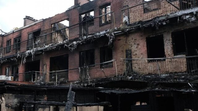 Veertig woningen Den Haag onbewoonbaar na grote brand