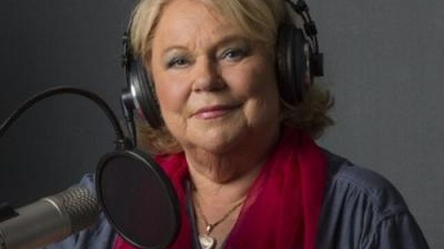 Tineke de Nooij krijgt Ere-Zilveren Reissmicrofoon