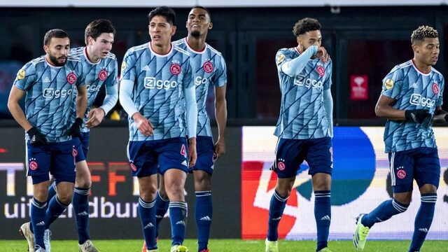 Ajax schakelt AZ uit in bekertoernooi