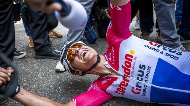 Buitenlandse commentatoren gaan los op heroïsche zege Van der Poel