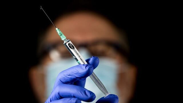 Een op de drie zorgmedewerkers wil geen vaccin: 'Grote behoefte aan meer informatie'