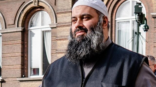 Imam Salam niet bij Op1 vanwege eisen: hoe ver ga je voor een gast?
