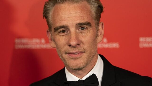 Art Rooijakkers wil weten: 'hoe verloopt de eeuw van mijn dochters?'