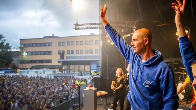 'Bewondering' en 'dankbaarheid' voor zwemtocht Van der Weijden
