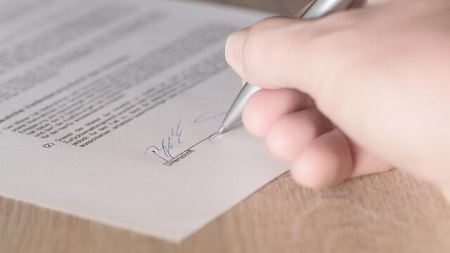 Stand.nl: Het is idioot dat we contracten ondertekenen die we niet begrijpen