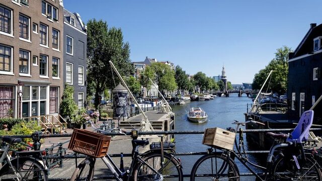 'Amsterdam wijkt het meest af van het landelijk gemiddelde'