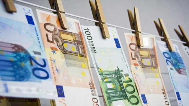 Stand.nl: We mogen blij zijn met de euro