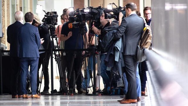 Waarom is de wachtende journalist belangrijk voor onze democratie?