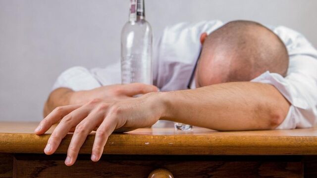 Deze voormalig GTST-acteur helpt verslaafden: 'Dry january? Bullshit'