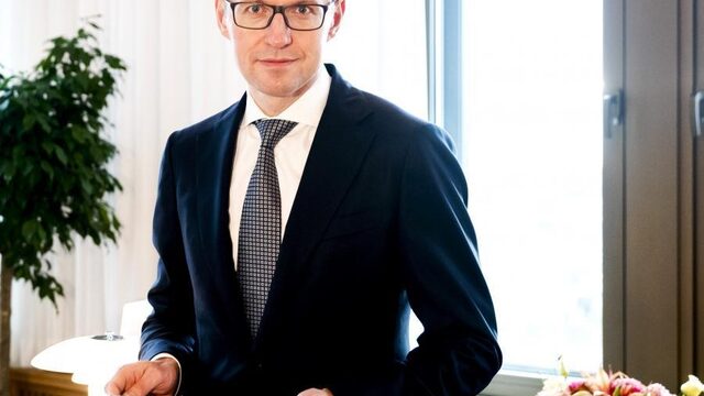 Minister Sander Dekker: verwensingen op sociale media verbieden is moeilijk