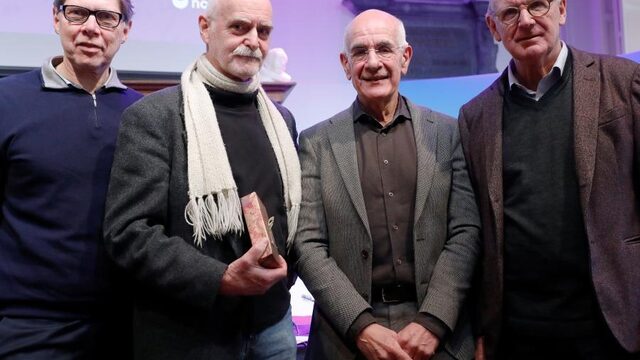 Vandaag op NPO Radio 1: Zomerschool Groot Dictee en achtste finales van start