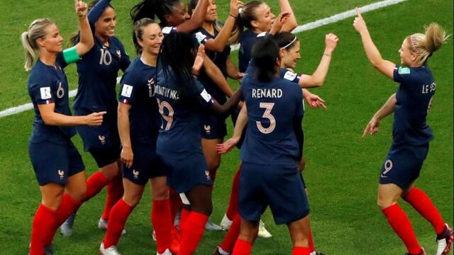 Vandaag op NPO Radio 1: Toekomst van 3FM en Vrouwenvoetbal