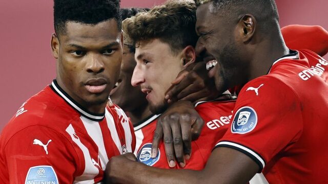 PSV weer op gelijke hoogte met koploper Ajax