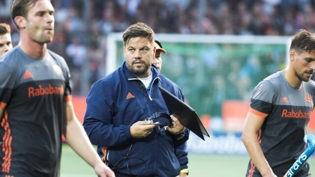 'Hockeyers, ram eens een kleedkamer kapot'