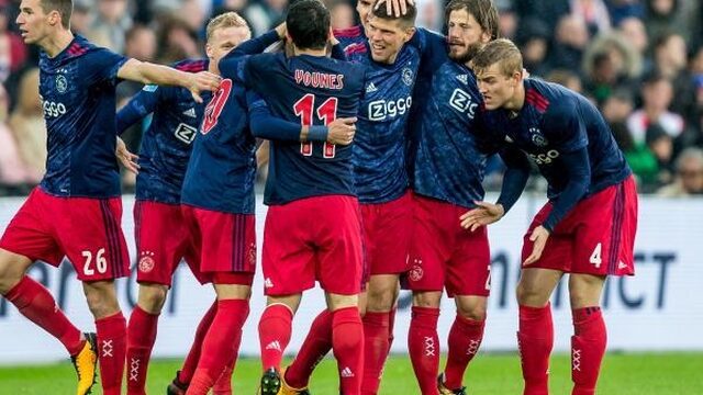 Ajax wint Klassieker na spectaculaire tweede helft