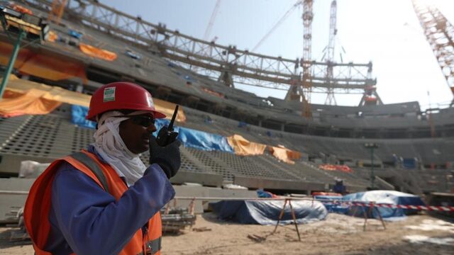 Feit of Fictie: 'Er is op medisch gebied en qua huisvesting veel verbeterd voor stadionbouwers in Qatar'