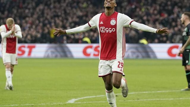 Ajax-jeugd rolt ADO op in laatste wedstrijd voor winterstop