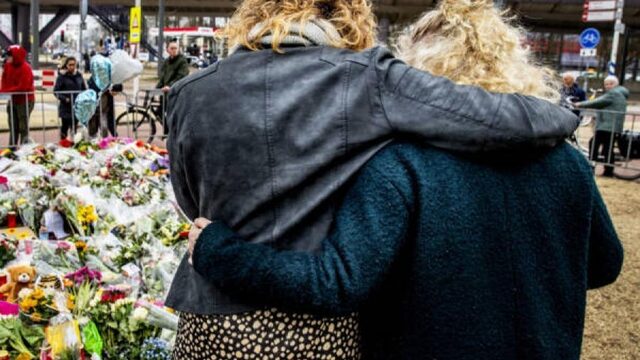 Premier Rutte en minister Grapperhaus bij stille tocht in Utrecht