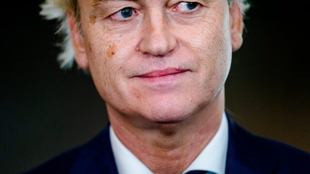 Complimenten voor 15 jaar PVV maar Wilders gaat 'ervandoor' als het moeilijk wordt