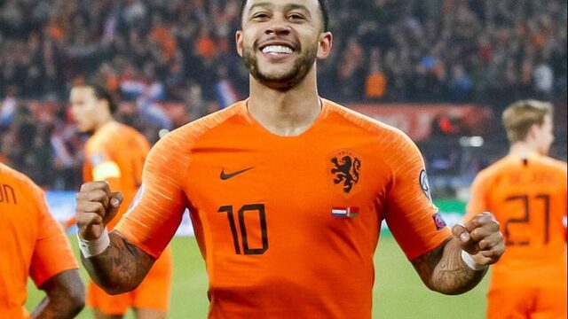NOS Voetbalpodcast #32: 'Artiest Depay voelt zich lekker in Oranje'