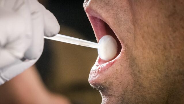 Moet het afstaan van dna in grote zaken verplicht worden?