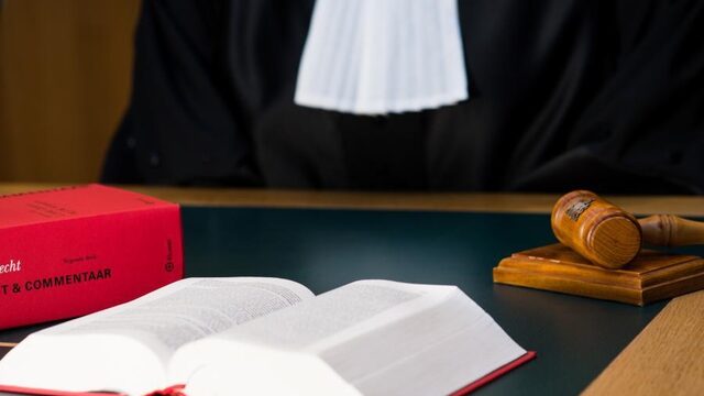 Stand.nl: Het is een zorgelijke ontwikkeling dat ouders de school voor de rechter dagen
