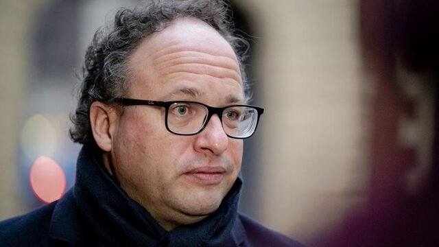 Minister Koolmees: 'De kans groot dat we deze keer geleidelijker uit de lockdown gaan'