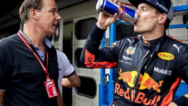 Hamilton profiteert van crash Vettel, Verstappen vierde op Hockenheim
