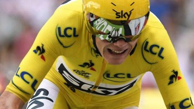 Froome blijft overeind in tijdrit, Urán passeert Bardet
