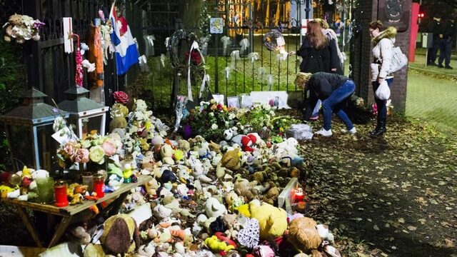 Podcast De Dag: waar komt onze behoefte aan massale rouw vandaan?