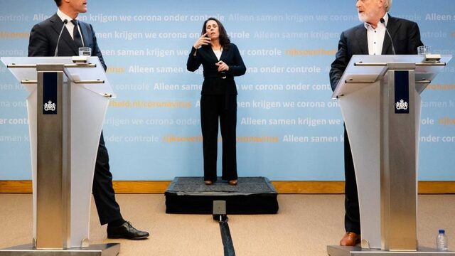 Persconferentie: 'Van Dissel had daar niet moeten staan'