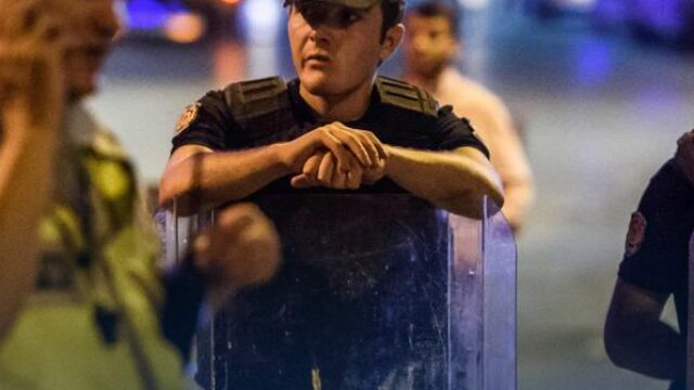 'Je went aan een slecht huwelijk, je went aan aanslagen'