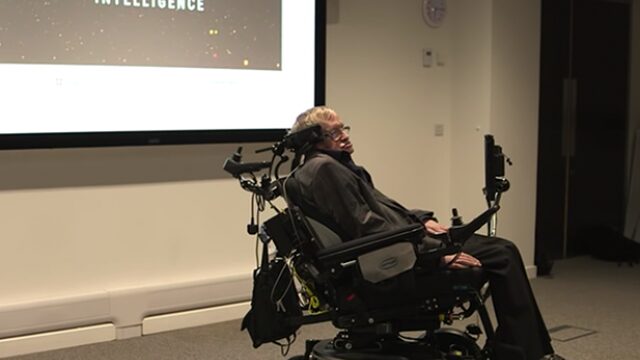 TrendingVandaag: Stephen Hawking vreest kunstmatige intelligentie