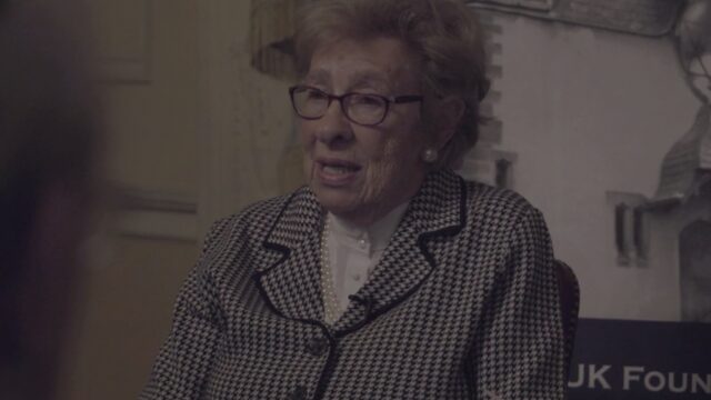 En toch hoopt Eva Schloss op wereldvrede