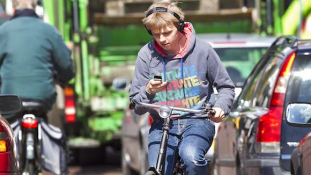 Dit is waarom we verslaafd zijn aan onze smartphone