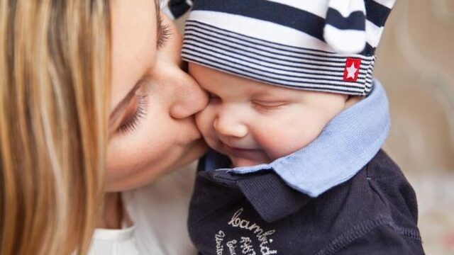 Waarom je tegen baby’s kinderachtig moet praten