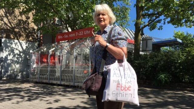 Deze 72-jarige activiste is onvermoeibaar
