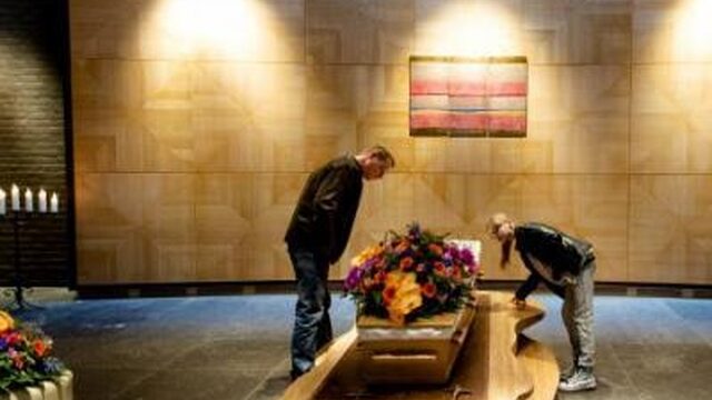 Feit of Fictie: 'Een crematie staat gelijk aan 140 douchebeurten'