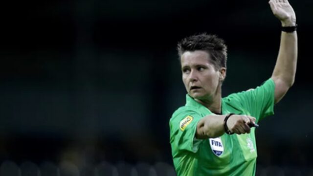 Hoe word je de eerste vrouwelijke grensrechter in het mannenvoetbal?