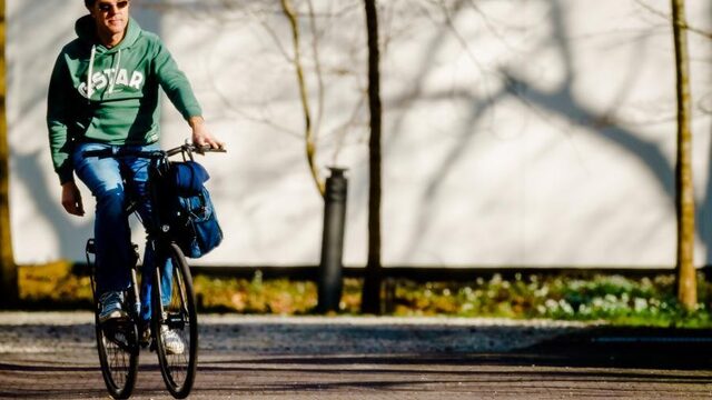 Stand.nl: 'De overheid moet de coronamaatregelen versoepelen omdat de rek er nu echt uit is'