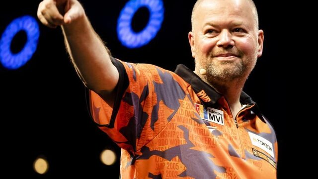 Van Barneveld gaat weer darten: 'Het wordt een heel lange weg'