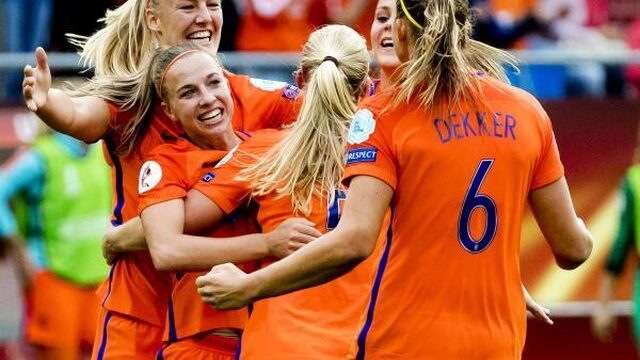 Oranjevrouwen in actie tegen Noorwegen