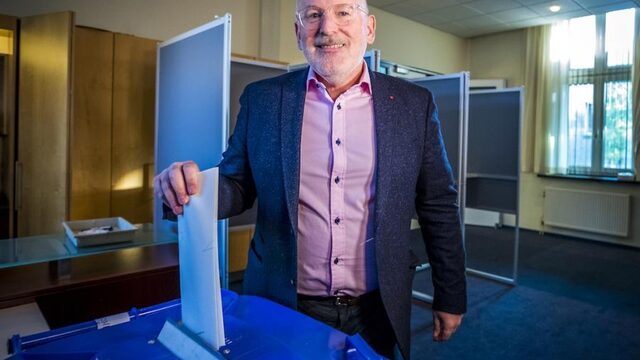 'Frans Timmermans verdient jaarlijks meer dan een Bulgaarse chauffeur in 100 jaar'