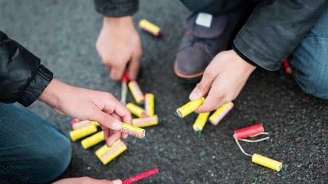 Gerrit van de Kamp: Politiemensen lopen onnodig risico met vuurwerk