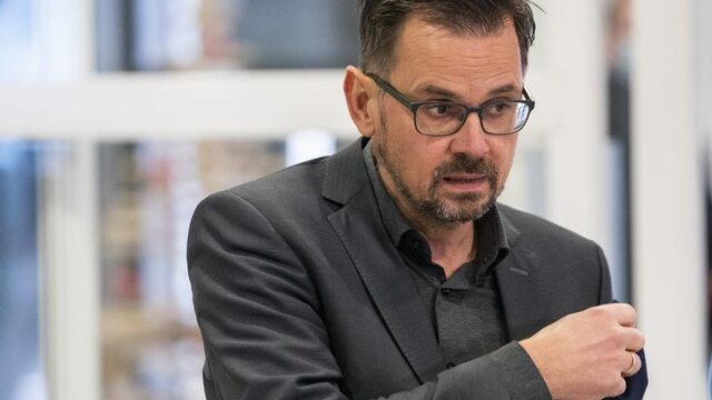 André Rouvoet (GGD's): 'Bij voldoende vaccins 1 miljoen prikken per week'