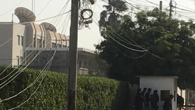 Zelfmoordaanslag op Chinees consulaat in Pakistan, zeven doden